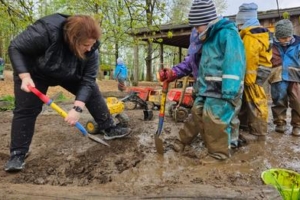 Ein Tag im Waldkindergarten Wiblingwerde: Praktikum mit Spaß und Spaten