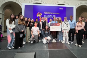 Pressemitteilung: Bettina Lugk gratuliert Europaschule Hemer zum zweiten Preis beim Jugendwettbewerb Umbruchszeiten