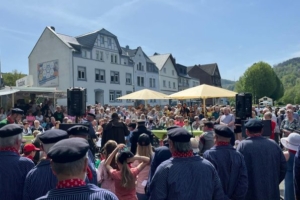 Eröffnung der Lennefontaine: Volksfeststimmung in Werdohl