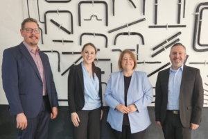 Bettina Lugk besucht Prinz‑Mayweg Gruppe am Standort Altena