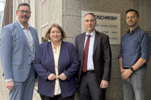 Bettina Lugk zu Gast bei Spezialisten für Verbindungselemente. Abgeordnete besucht Firma Nedschroef in Altena