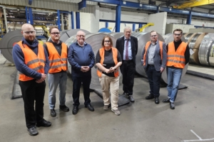 Einblick in hochmoderne Fertigung: Bettina Lugk besucht gemeinsam mit ihrem Team Firma BWS in Letmathe