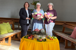 Mit Herzblut für einen Ort der Begegnung – Blumenstrauß des Monats September 2026 geht an Karin Schimmel